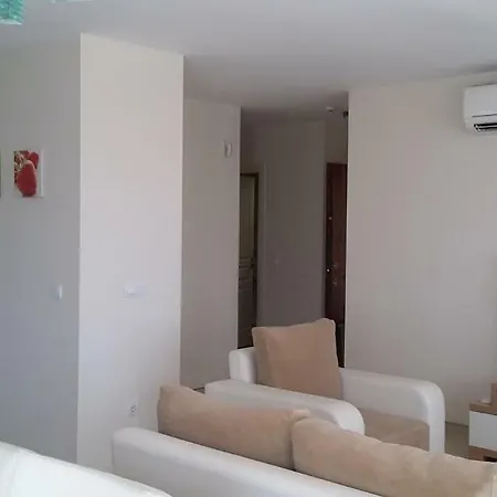 The Hill Appartments *